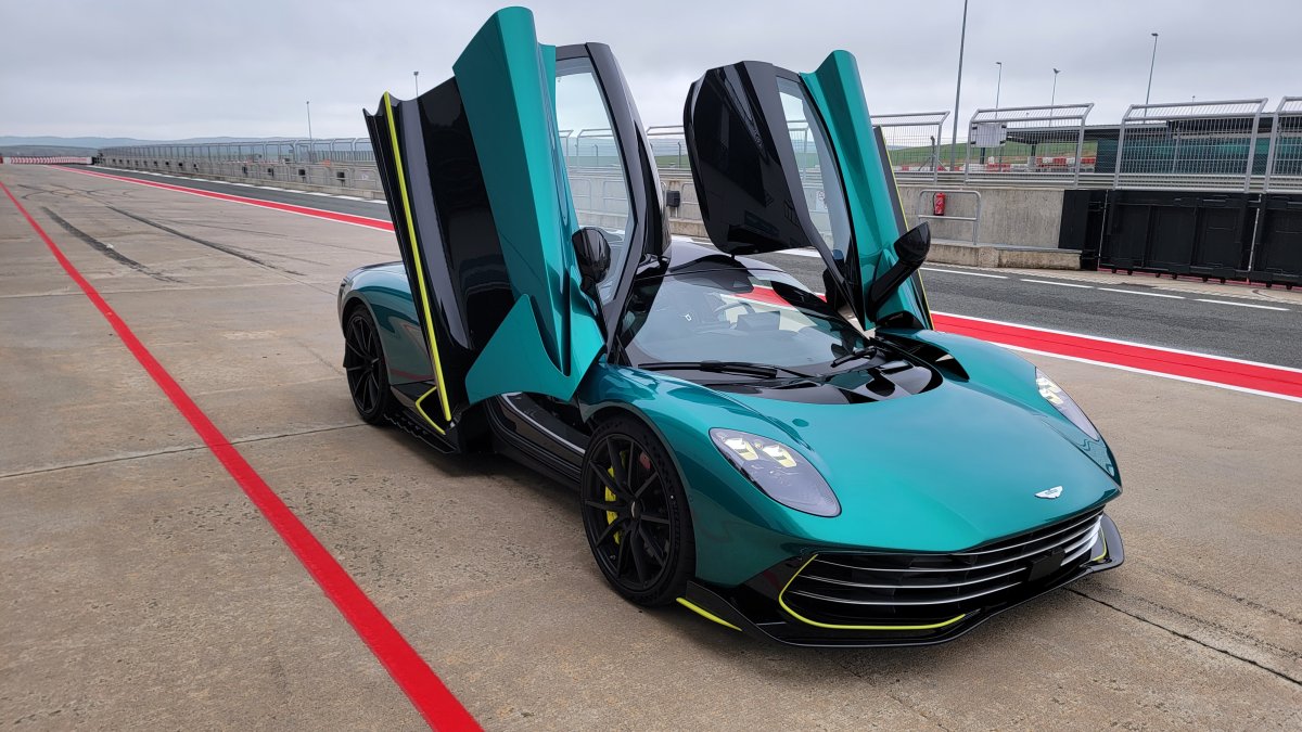 Aston Martin Valhalla’s Reverse Gear Secret: What This Hybrid Trick Means for Future EVs